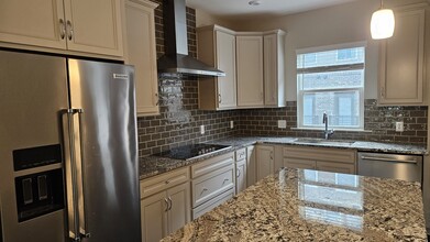 3740 Sky Haven Dr in Charlotte, NC - Building Photo - Building Photo