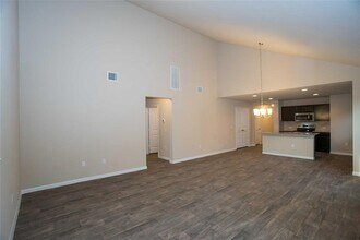 708 Comal Run in Hutto, TX - Foto de edificio - Building Photo