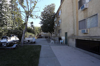 Fairfax Senior Apartments in Los Angeles, CA - Foto de edificio - Building Photo