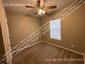 202 England St in Lonoke, AR - Building Photo - Building Photo