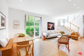 757 1/2-757 1/2 Milwood Ave in Los Angeles, CA - Building Photo - Building Photo