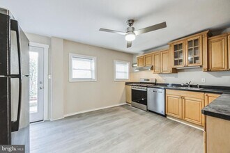 175 Dupont St in Philadelphia, PA - Building Photo - Building Photo