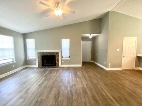 3004 Steeple Chase Ct in Jacksonville, NC - Building Photo - Building Photo