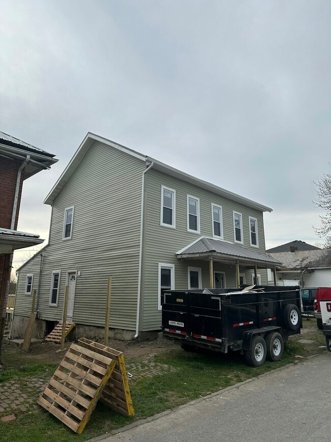 property at 225 N 6th St
