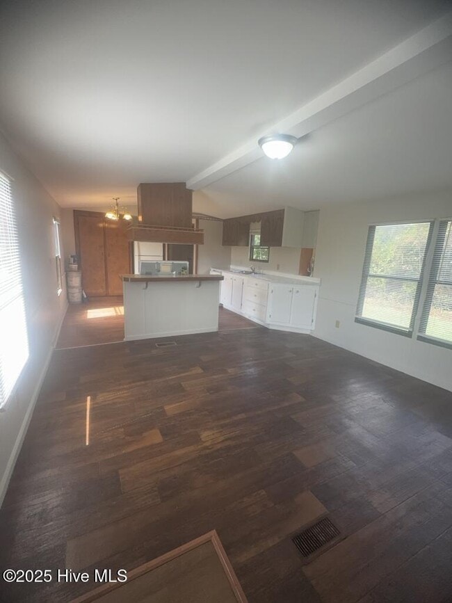 175 Oliver Cooper Rd in Richlands, NC - Building Photo - Building Photo