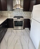 6483 Colonial St in Dearborn Heights, MI - Building Photo