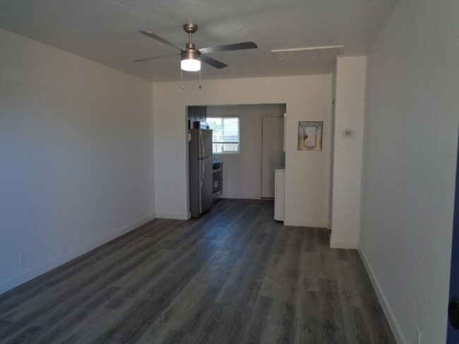 1615 W Osborn Rd