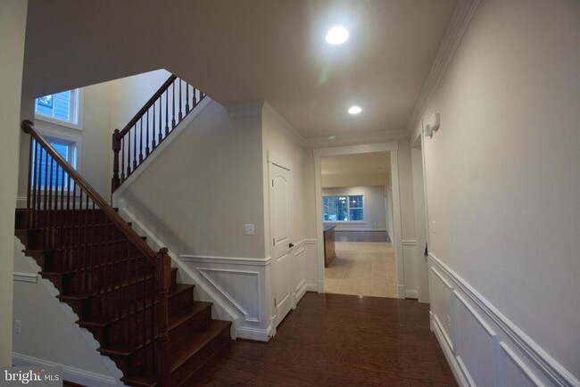 7629 Lisle Ave in Falls Church, VA - Building Photo - Building Photo