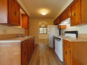 304 NE Conifer Blvd in Corvallis, OR - Building Photo - Building Photo