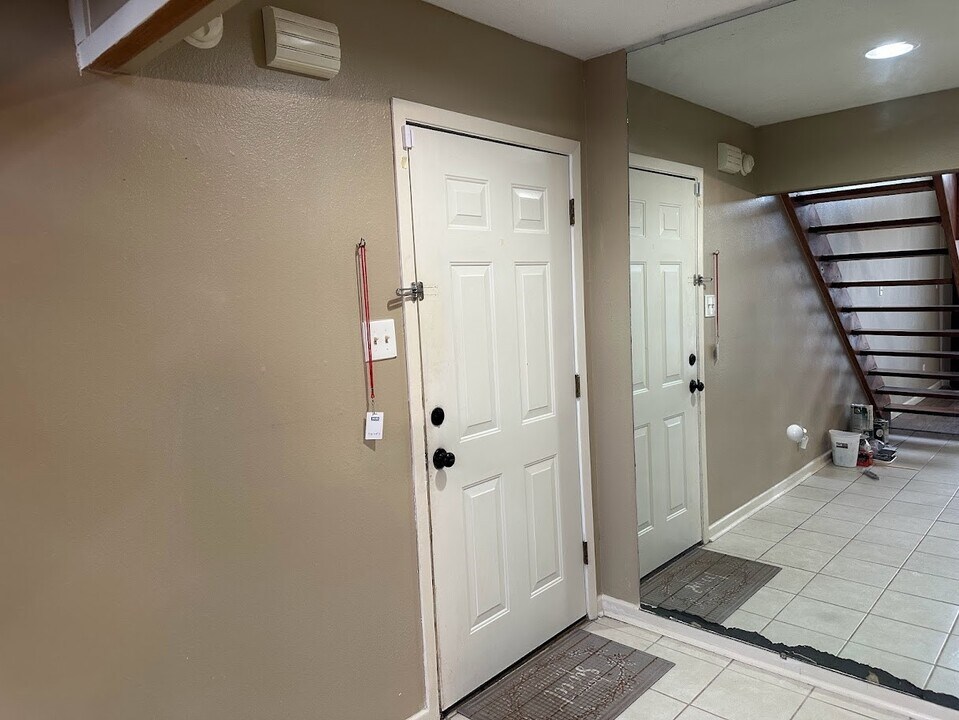 24468 Country Clb Dr in Huntsville, TX - Building Photo