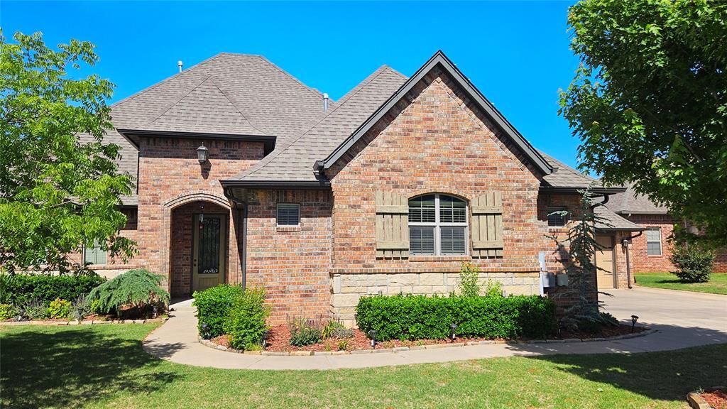 2017 Pembroke Ln in Edmond, OK - Building Photo