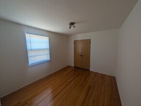 2736 W Farragut Ave, Unit 2 in Chicago, IL - Building Photo - Building Photo