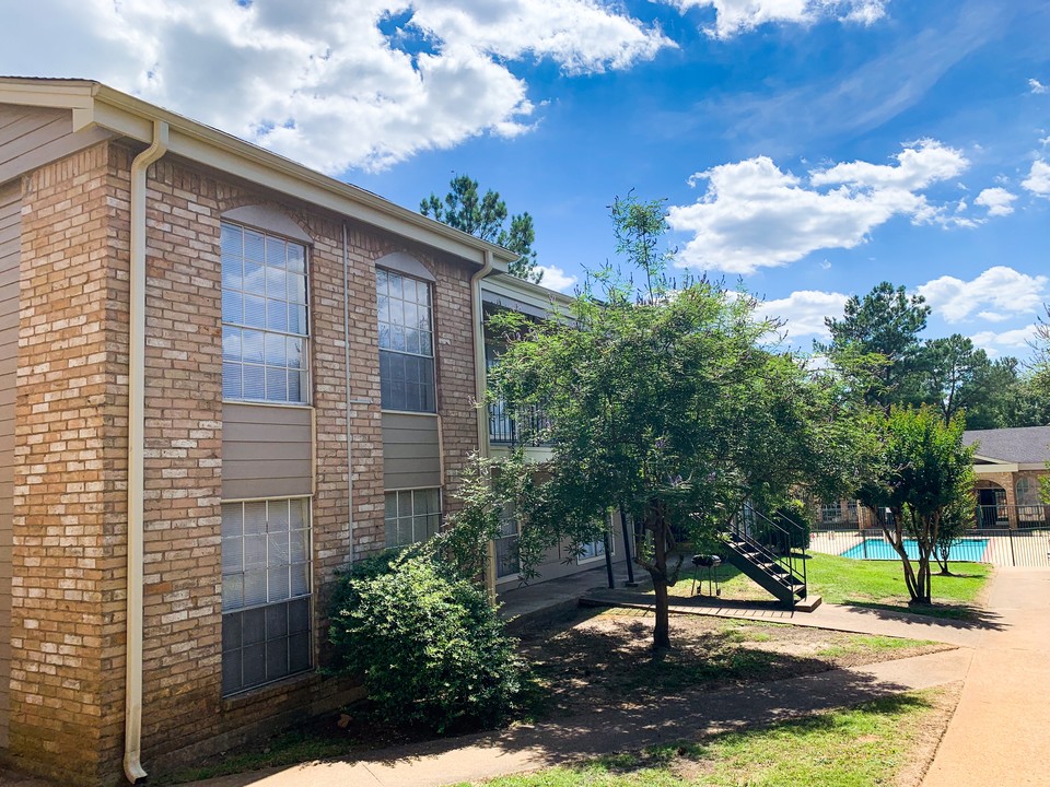 University Club Apartments in Nacogdoches, TX - Building Photo