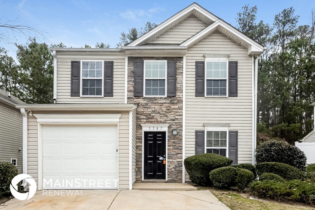 3387 Sable Chase Ln in Atlanta, GA - Building Photo