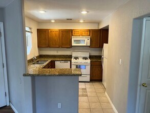 5024 S Rainbow Blvd in Las Vegas, NV - Building Photo - Building Photo