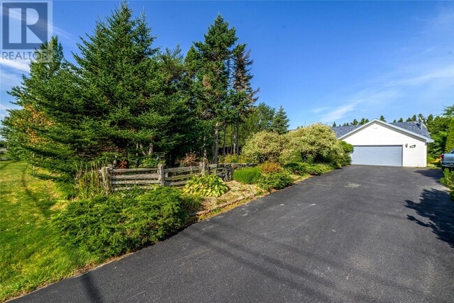 26 Karon Dr in Torbay, NL - Building Photo - Building Photo