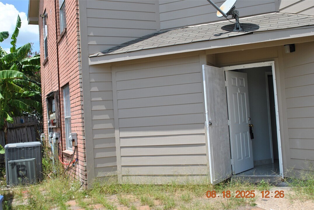 12700 Leader St in Houston, TX - Building Photo