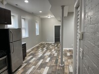 3057 N Troy St, Unit 1 in Chicago, IL - Building Photo - Building Photo