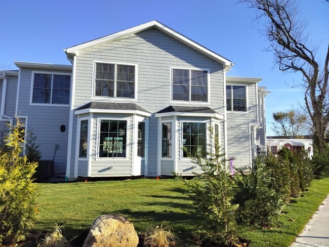 One Manhasset Ave in Manorhaven, NY - Building Photo - Building Photo