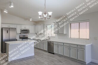 3050 E Cherry Hills Pl in Chandler, AZ - Building Photo - Building Photo