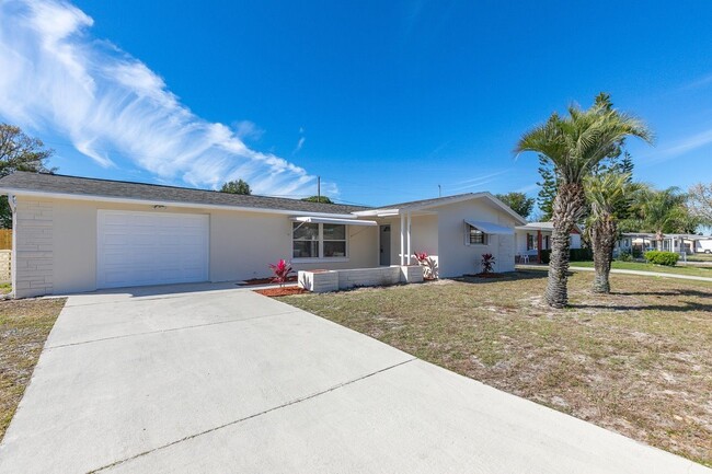 3321 Devonshire Dr in Holiday, FL - Building Photo - Building Photo