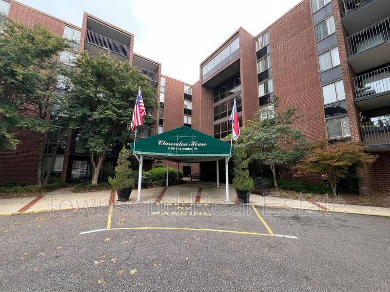 1100 Clarendon St in Fayetteville, NC - Foto de edificio