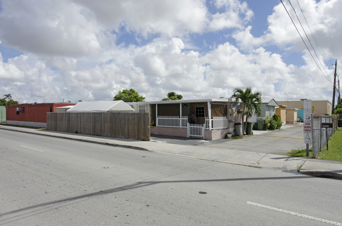 Hibiscus Trailer Park in Hialeah, FL - Building Photo