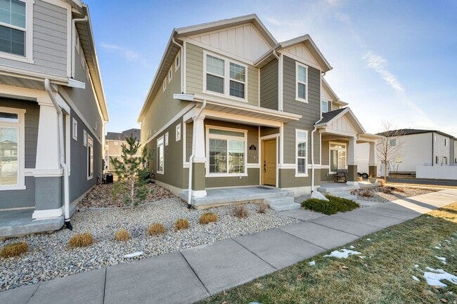 128 E Geyser Ct in Saratoga Springs, UT - Building Photo - Building Photo