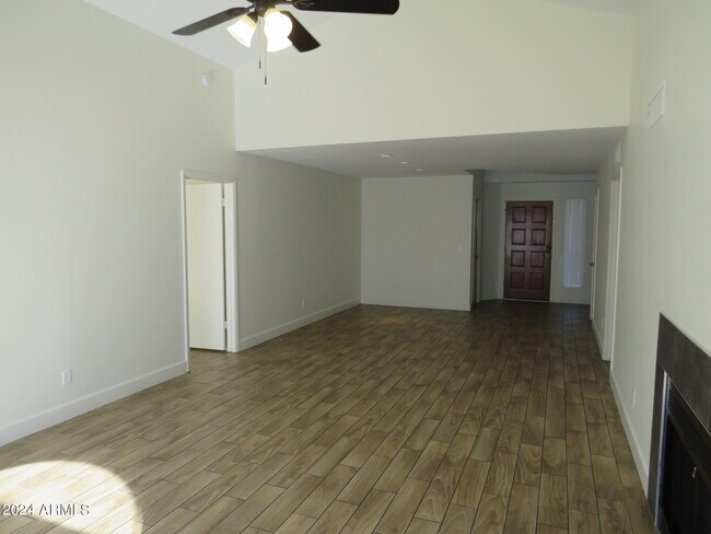 19242 N 4th Pl in Phoenix, AZ - Building Photo - Building Photo