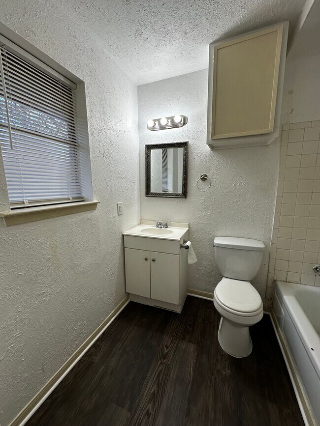 2932-2934 Bernice Dr-Unit -2934 in Longview, TX - Building Photo - Building Photo