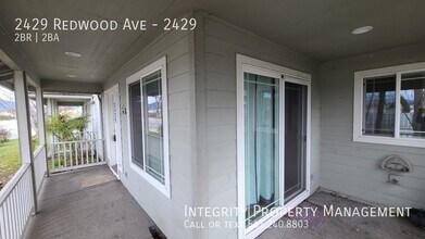 2429 Redwood Ave in Grants Pass, OR - Building Photo - Building Photo
