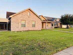 2415 Flag Stone Terrace in Weslaco, TX - Building Photo - Building Photo