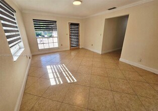 47 NW 48th Ct in Miami, FL - Building Photo - Building Photo