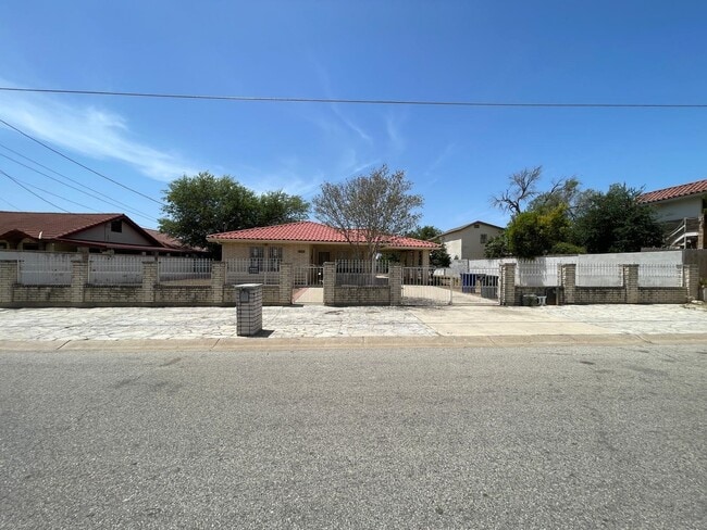 property at 2015 Rosario St