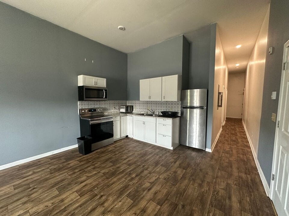 107 W Pulteney St in Corning, NY - Building Photo