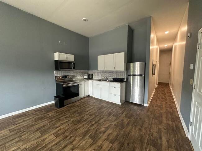property at 107 W Pulteney St