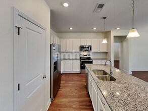 2209 Flannery Ln in Belmont, NC - Foto de edificio - Building Photo