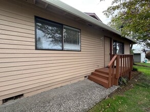 3422 SE 12th St in Gresham, OR - Building Photo - Building Photo