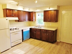 406 W Maple St in Champaign, IL - Building Photo - Building Photo