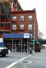 311 Tenth Ave in New York, NY - Foto de edificio - Building Photo