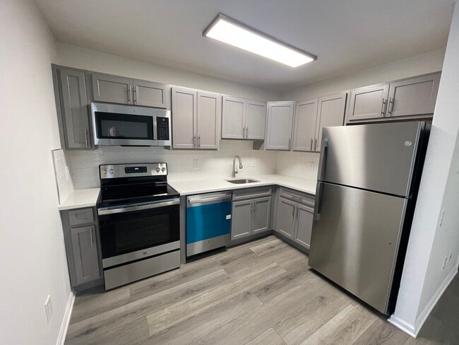 Riverside Apartments in Rahway, NJ - Foto de edificio - Building Photo