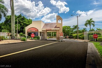13201 Oakmont Dr in Ft. Myers, FL - Building Photo - Building Photo