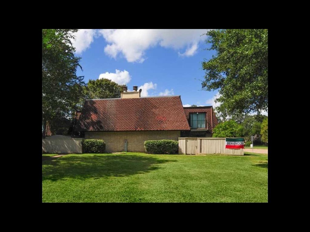 Oak Hollow Condos Alvin, TX Apartments For Rent