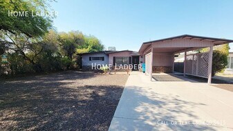 2226 E Mitchell Dr in Phoenix, AZ - Building Photo