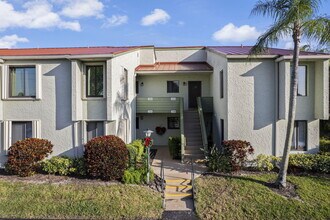 5473 SE Miles Grant Rd in Stuart, FL - Building Photo - Building Photo