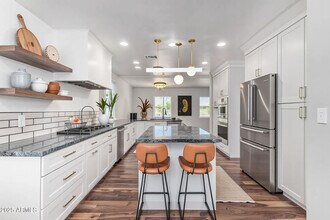 8315 E Vernon Ave in Scottsdale, AZ - Building Photo - Building Photo