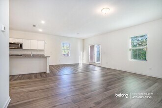 1026 Feldman Chase in Loganville, GA - Foto de edificio - Building Photo