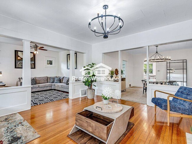 property at 1478 S University Blvd