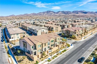 2527 Venetia Pointe St in Henderson, NV - Building Photo - Building Photo