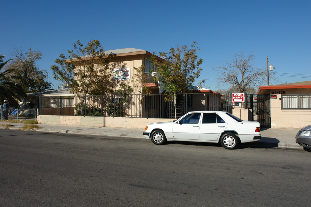 124 W Chicago Ave in Las Vegas, NV - Building Photo